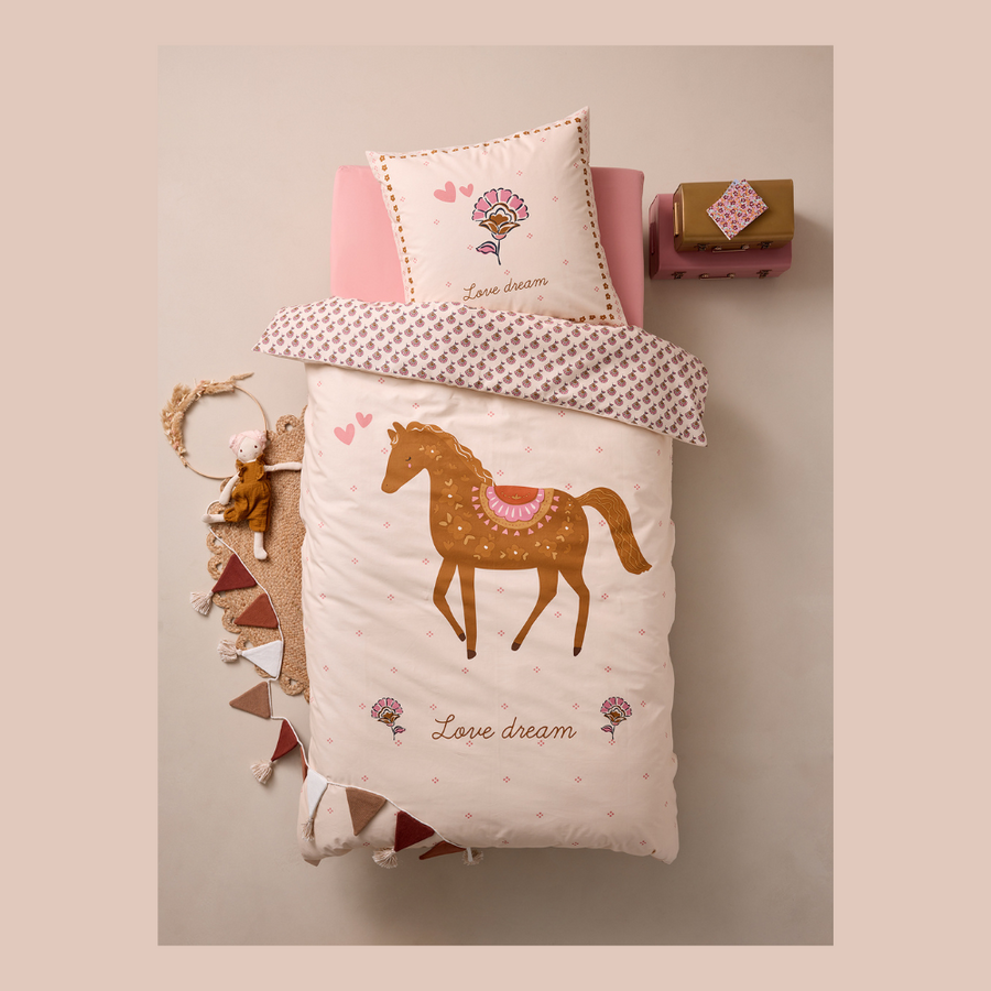 Wendebettwäsche mit Blumen- und Pferdemotiv