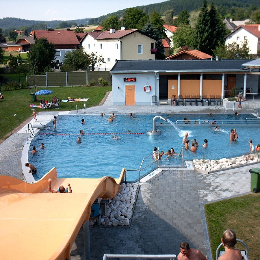 Erlebnisfreibad der Gemeinde Zell am Pettenfirst