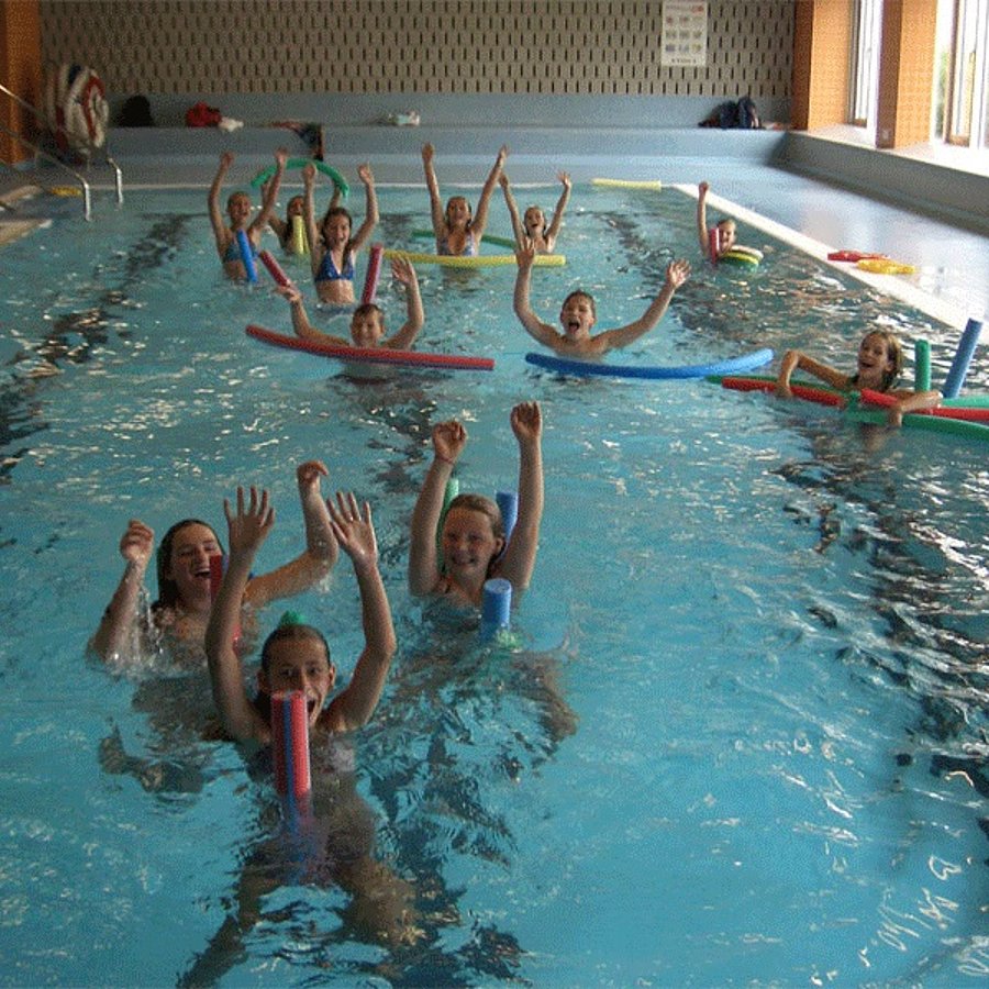 Hallenbad mit Sauna und Dampfbad