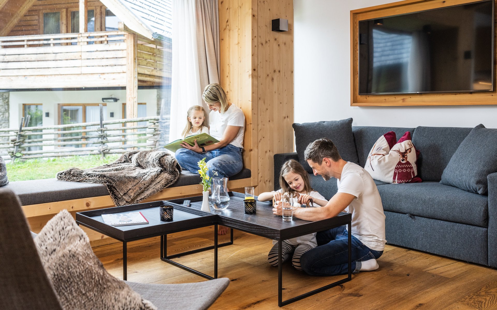Familie im Chalet