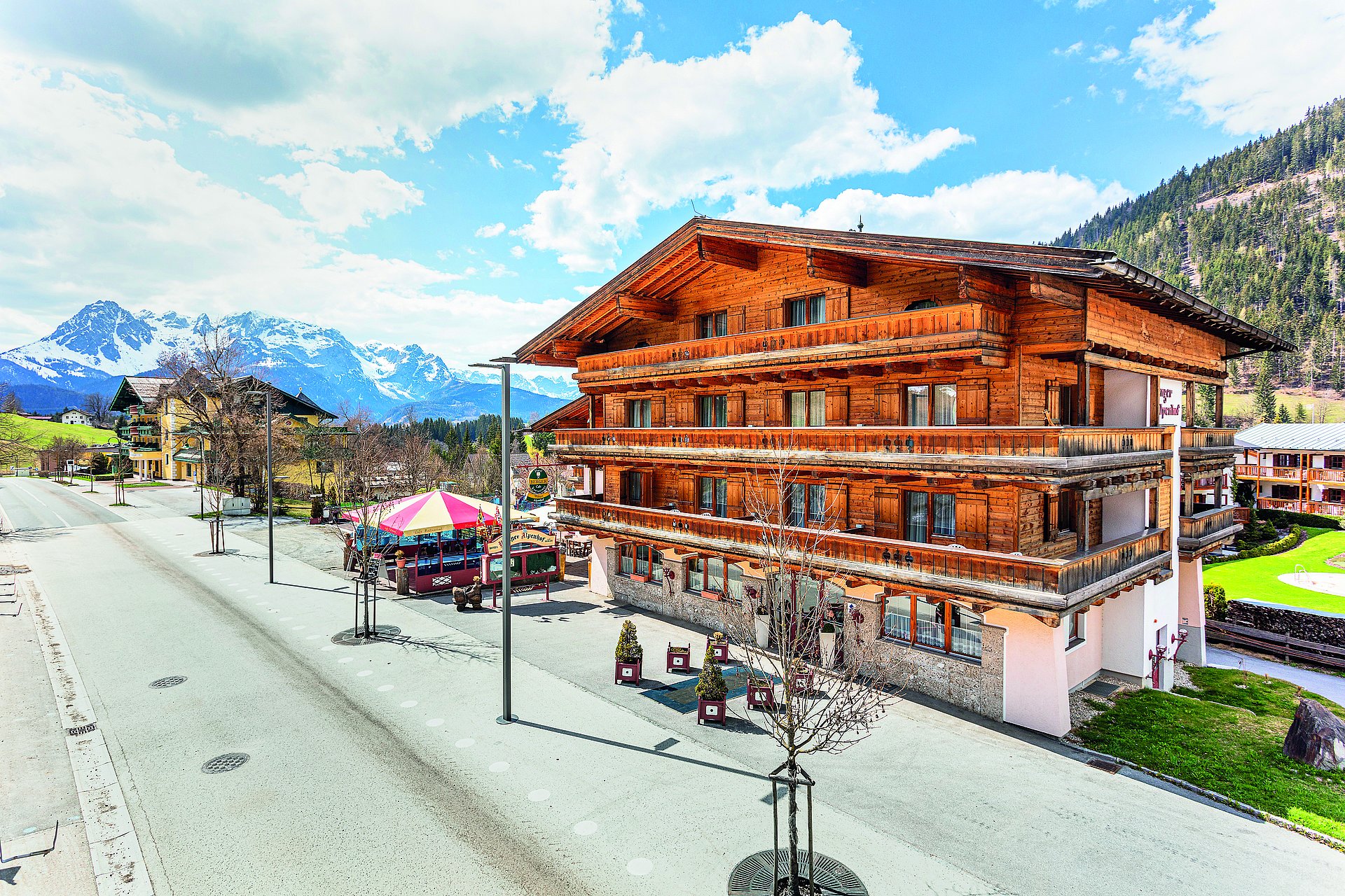 Relax- & Wanderhotel Wenger Alpenhof außen