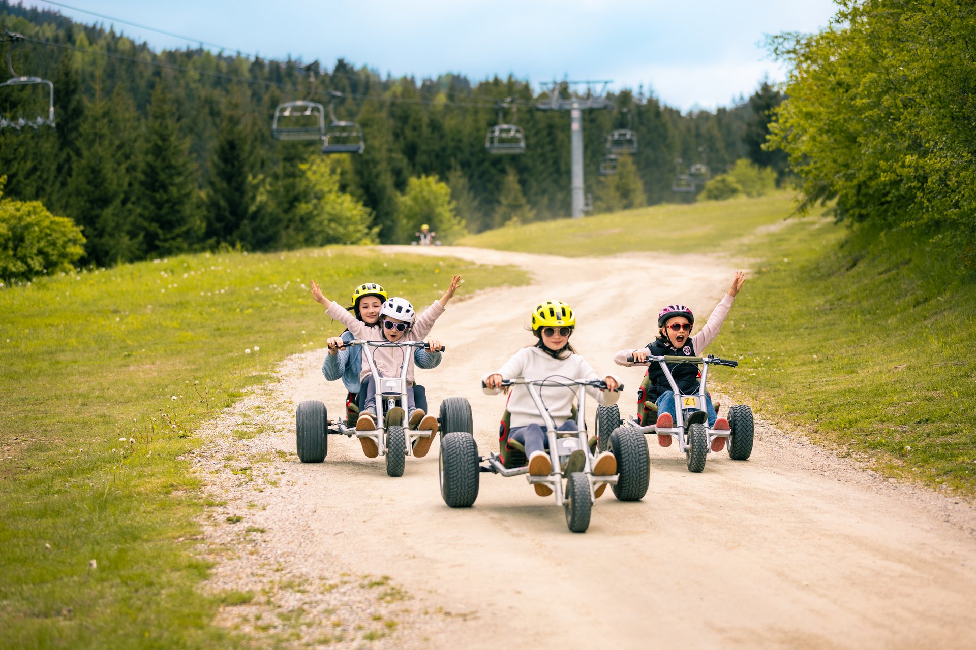Erlebnisalm Mönichkirchen - Sessellift, Mountaincartbahn und Schaukelweg